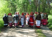 Нюксенские исполнители на фольклорном фестивале «Семейный круг» в Мышкине Ярославской области