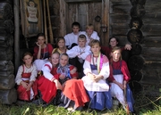 Участники детско-юношеской фольклорно-этнографической студии Череповецкого районного ЦТНК